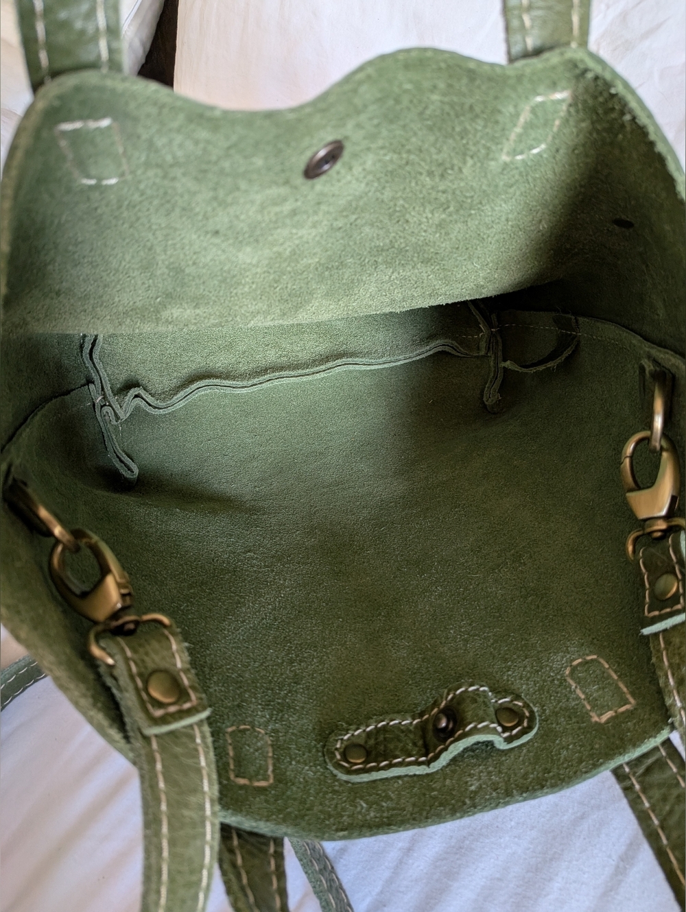 Portland Leather OG Kiwi Mini Crossbody - Picture 4 of 4